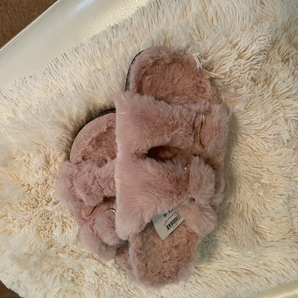 FUZZY FAUX FUR SANDALS, SLIDES, SLIPPERS SIZE 9/10 NWT - Picture 5 of 9
